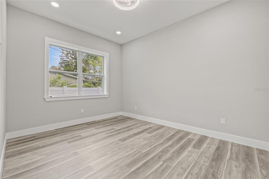 Spacious, unfurnished interior of a new home in , Tampa (Image 28).