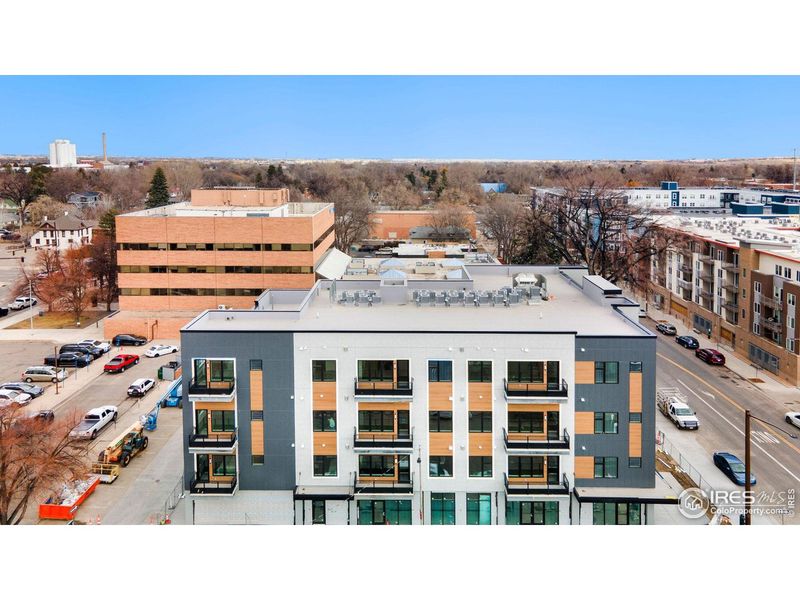 Condo located in Loveland, CO showcasing its design and architecture (Image 5).
