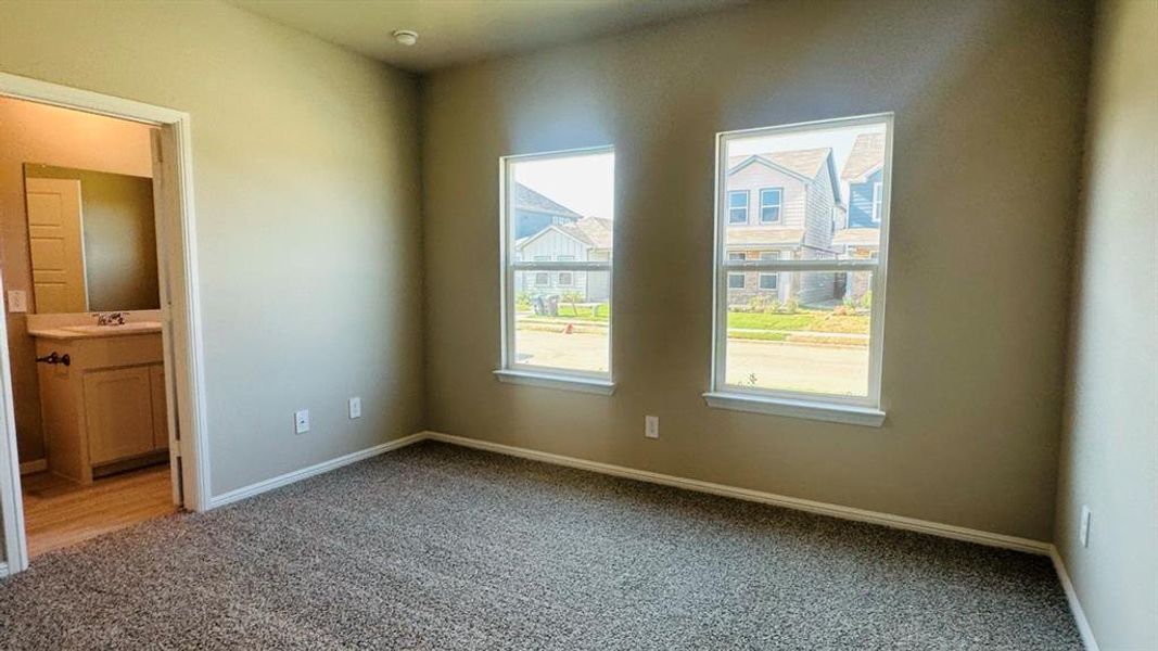 Spacious, unfurnished interior of a new home in Orchard Village, Fort Worth (Image 14). Spacious, unfurnished interior of a new home in Orchard Village, Fort Worth (Image 14).