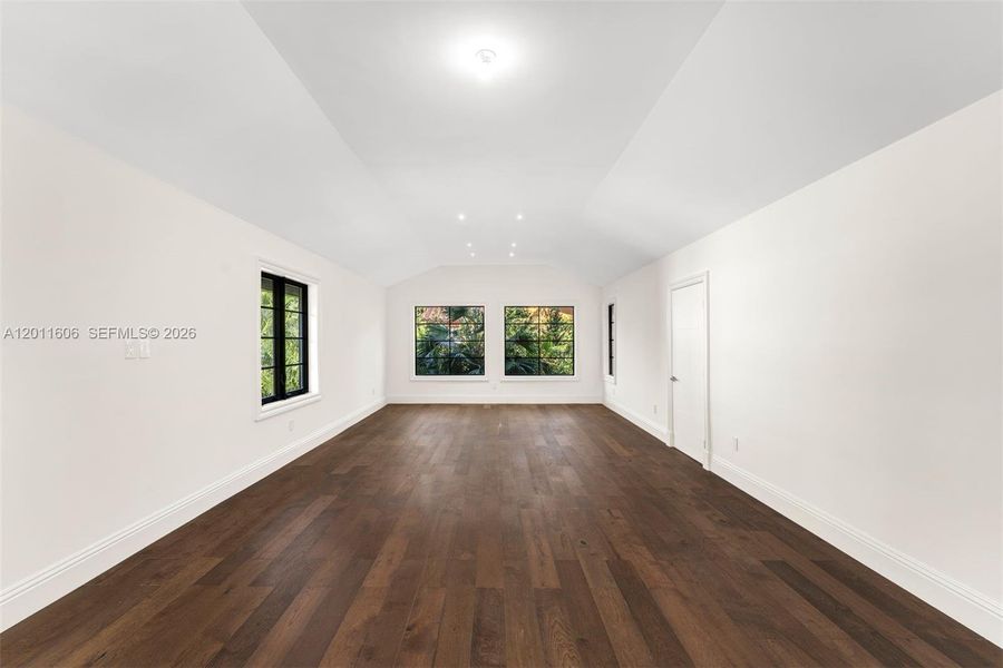Spacious, unfurnished interior of a new home in , Miami (Image 50).