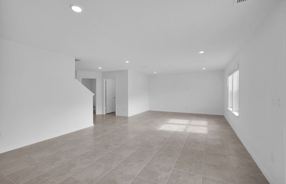 Spacious, unfurnished interior of a new home in Wells Landing, Jacksonville (Image 13). Spacious, unfurnished interior of a new home in Wells Landing, Jacksonville (Image 13).