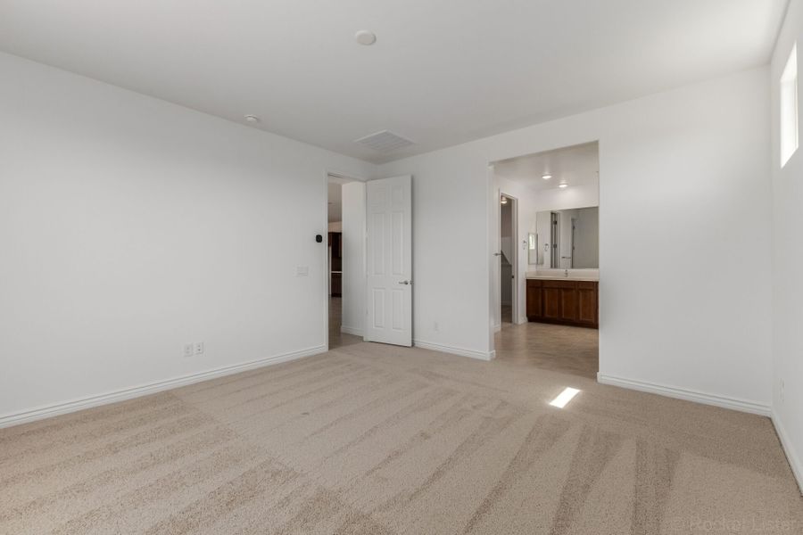 Spacious, unfurnished interior of a new home in Miravida, Surprise (Image 10).