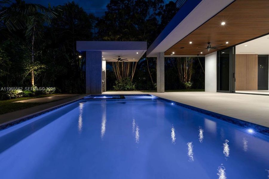 Exterior details and patio area of a home in , Miami (Image 25).
