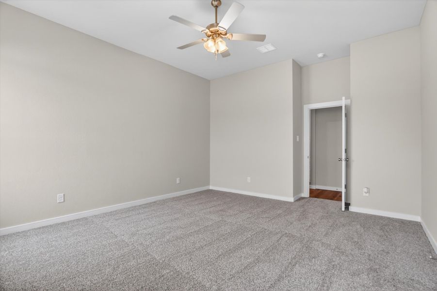 Spacious, unfurnished interior of a new home in Terra Vista Estates, Springtown (Image 54).