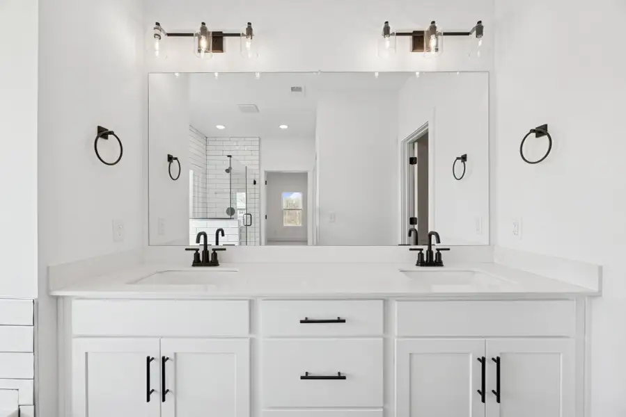 Owner's Bathroom Owner's Bathroom