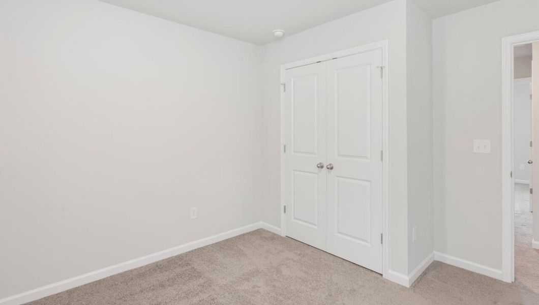 Spacious, unfurnished interior of a new home in Eagle Creek, Bolivia (Image 20).