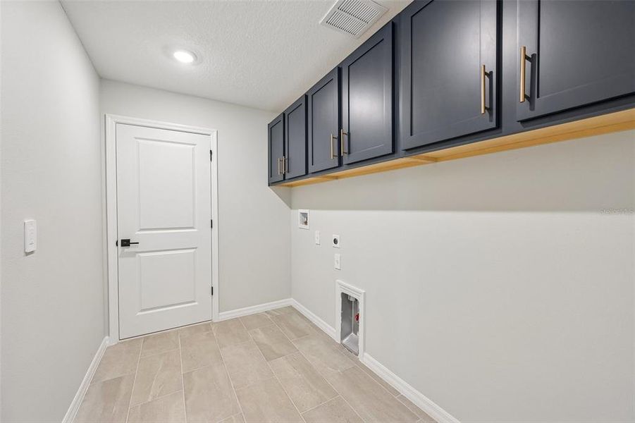 Spacious, unfurnished interior of a new home in , Parrish (Image 13).