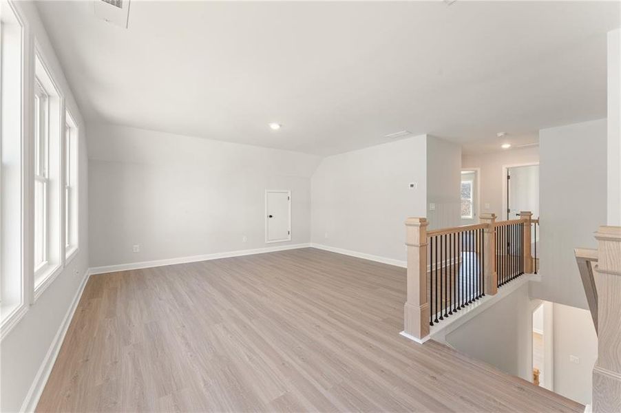 Spacious, unfurnished interior of a new home in Linden Grove, Powder Springs (Image 16).