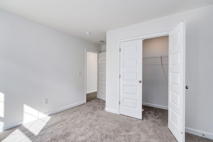 Spacious, unfurnished interior of a new home in Arcadia, Myrtle Beach (Image 39).