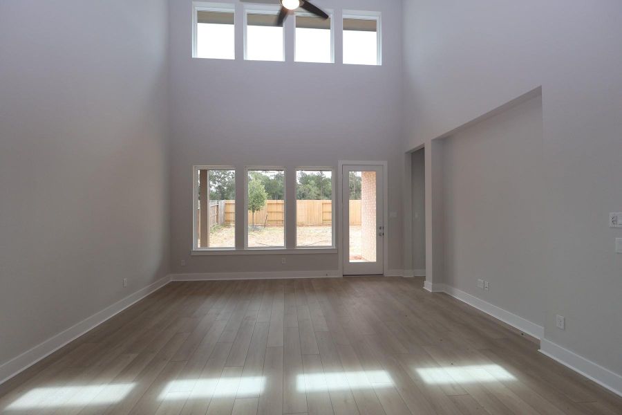 Spacious, unfurnished interior of a new home in Clopton Farms, Montgomery (Image 6).