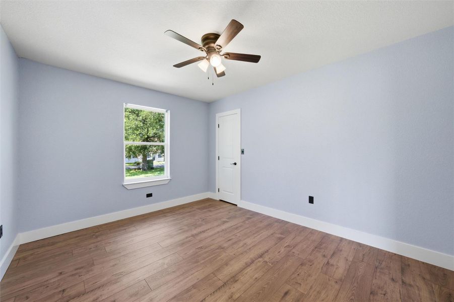 Spacious, unfurnished interior of a new home in , Bremond (Image 17).