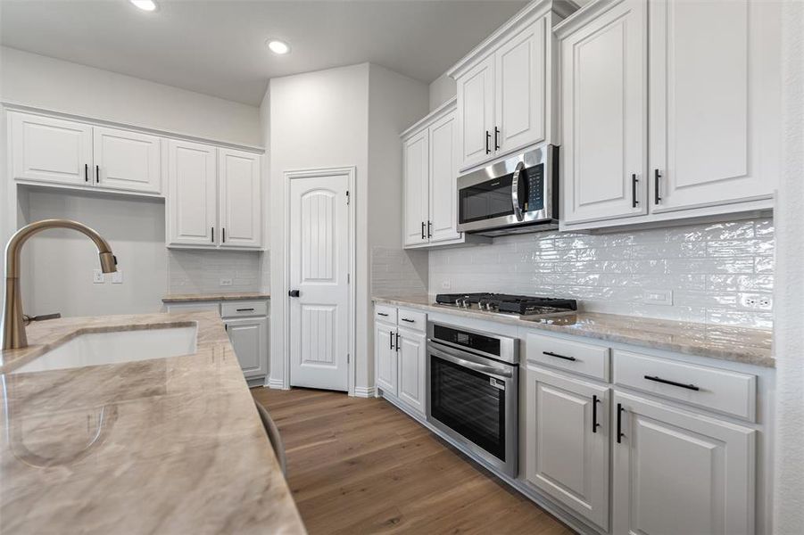 Furnished interior view inside a new home in Morningstar, Aledo (Image 10). Furnished interior view inside a new home in Morningstar, Aledo (Image 10).