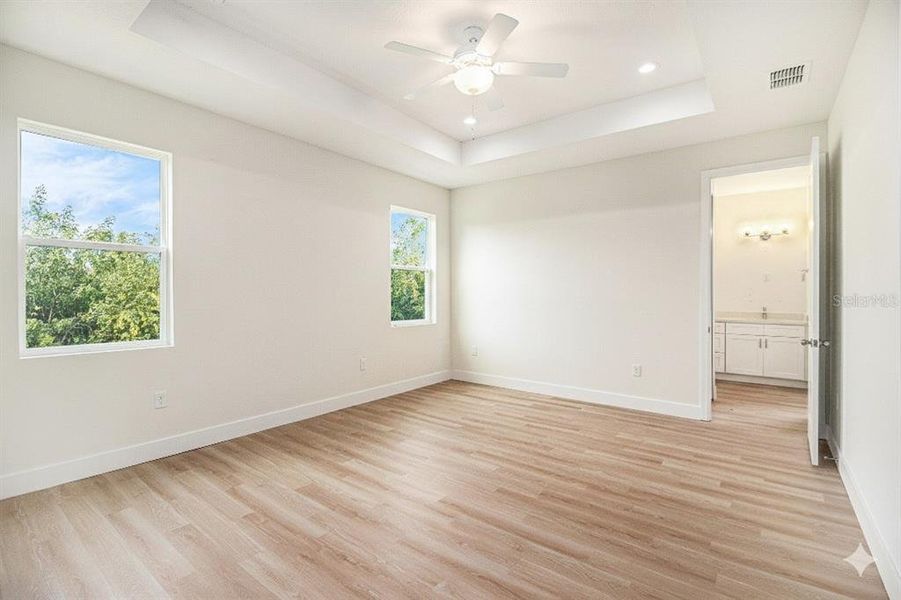 Spacious, unfurnished interior of a new home in , Palm Bay (Image 20).