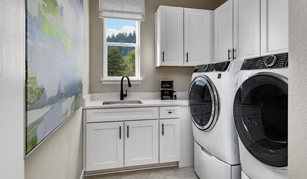 Daley-D600-SerratogaFalls Laundry Room