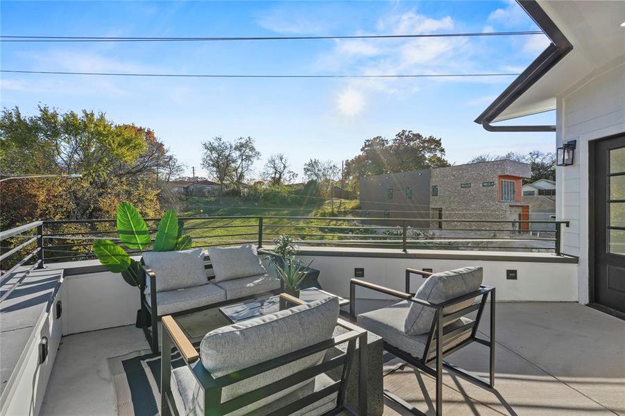 Exterior details and patio area of a home in , Dallas (Image 25).