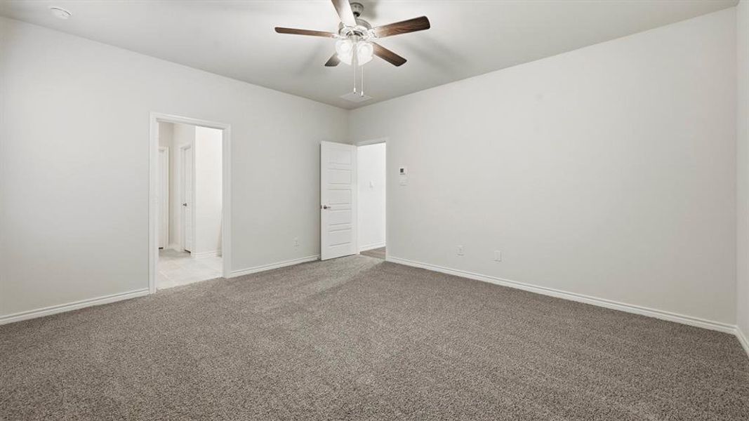 Spacious, unfurnished interior of a new home in Silverado, Aubrey (Image 13).