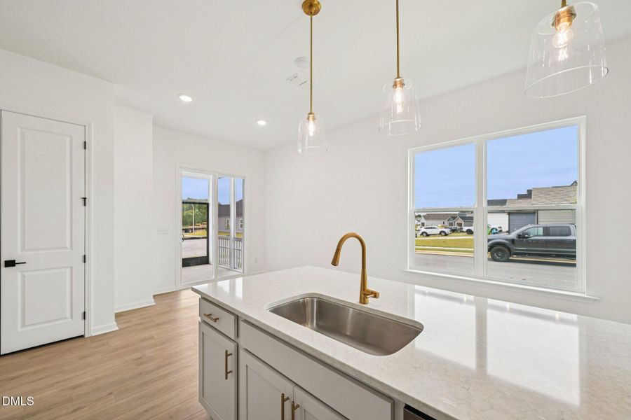 15-web-or-mls-Quarry Rd-S1410-015