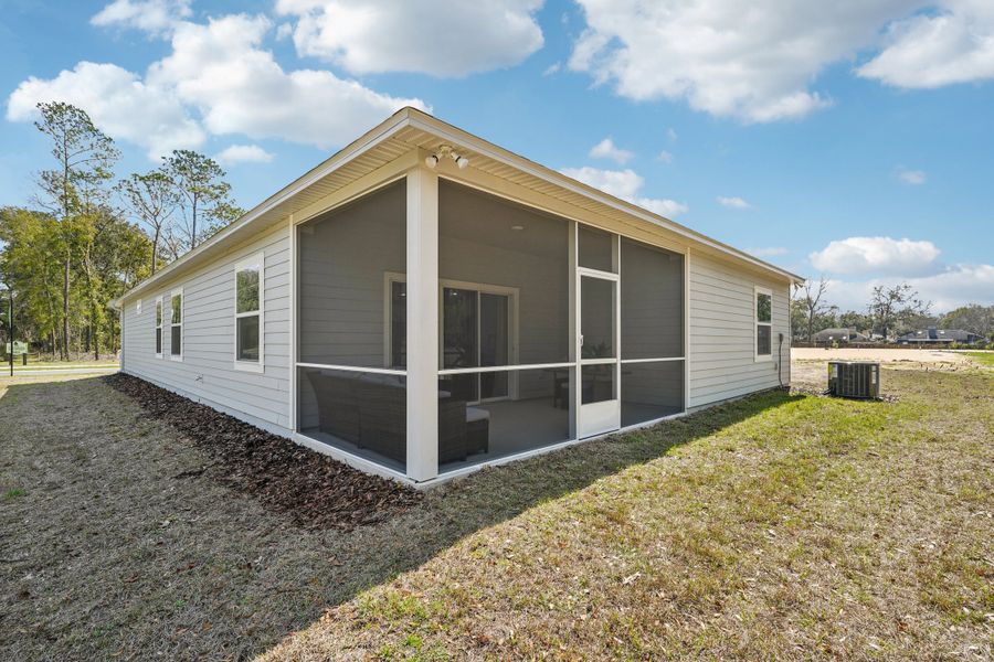 Exterior details and patio area of a home in Oakhaven Walk, Gainesville (Image 23).