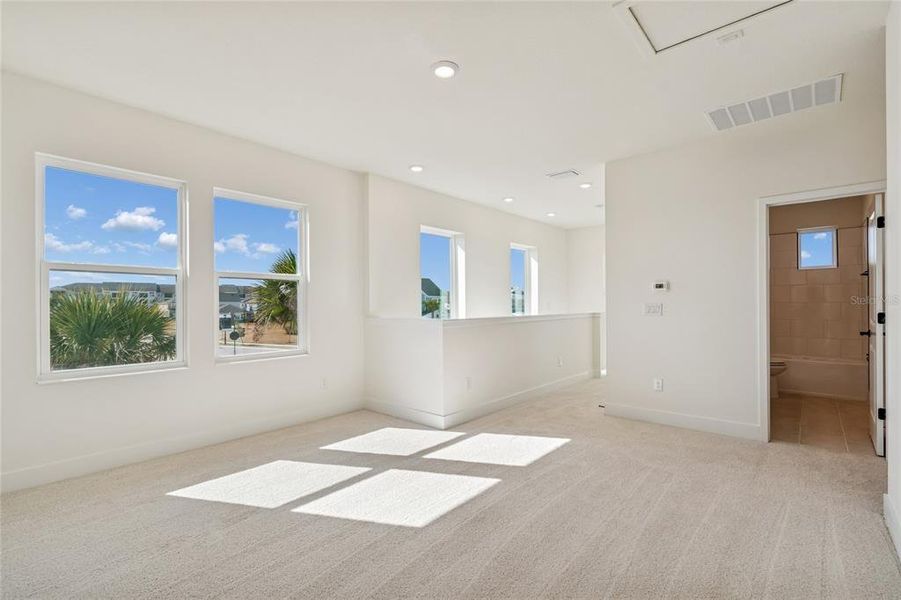 Spacious, unfurnished interior of a new home in Chapel Crossings - Garden Series, Wesley Chapel (Image 15). Spacious, unfurnished interior of a new home in Chapel Crossings - Garden Series, Wesley Chapel (Image 15).