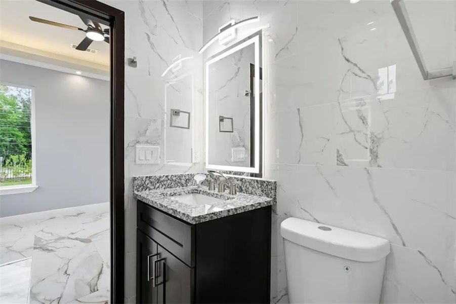 Furnished interior view inside a new home in , Grayson (Image 7).