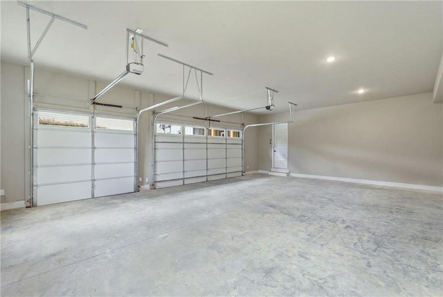 Spacious, unfurnished interior of a new home in , Jefferson (Image 57).