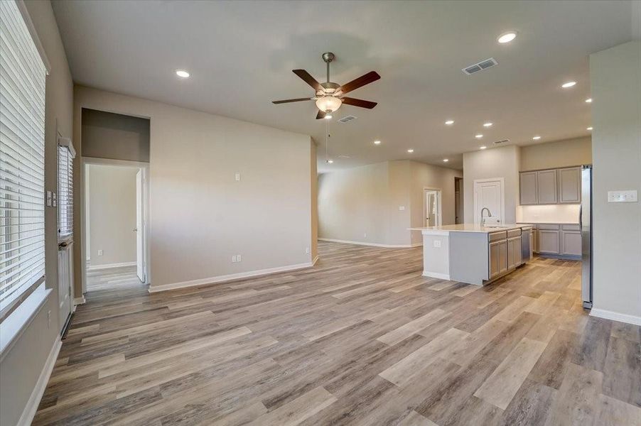 REPRESENTATIVE PHOTO – Photo does not represent actual home options and selections. Ask Sales Consultant for specific selections. REPRESENTATIVE PHOTO – Photo does not represent actual home options and selections. Ask Sales Consultant for specific selections.