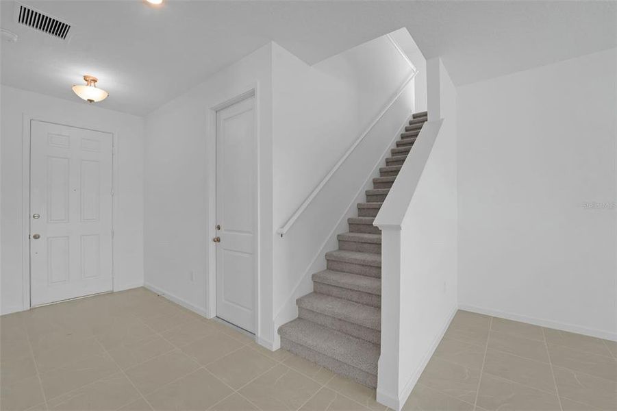 Spacious, unfurnished interior of a new home in Willowbrook North, Winter Haven (Image 28).
