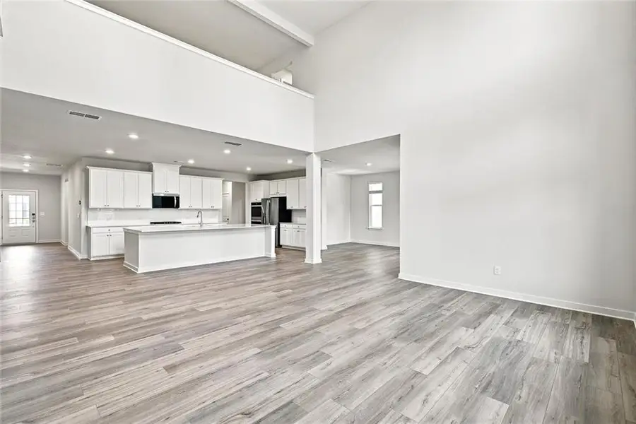 Spacious, unfurnished interior of a new home in Conner Farm, Dawsonville (Image 8).