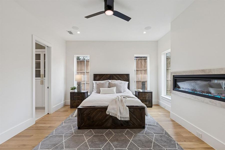 Furnished interior view inside a new home in , Dallas (Image 37).