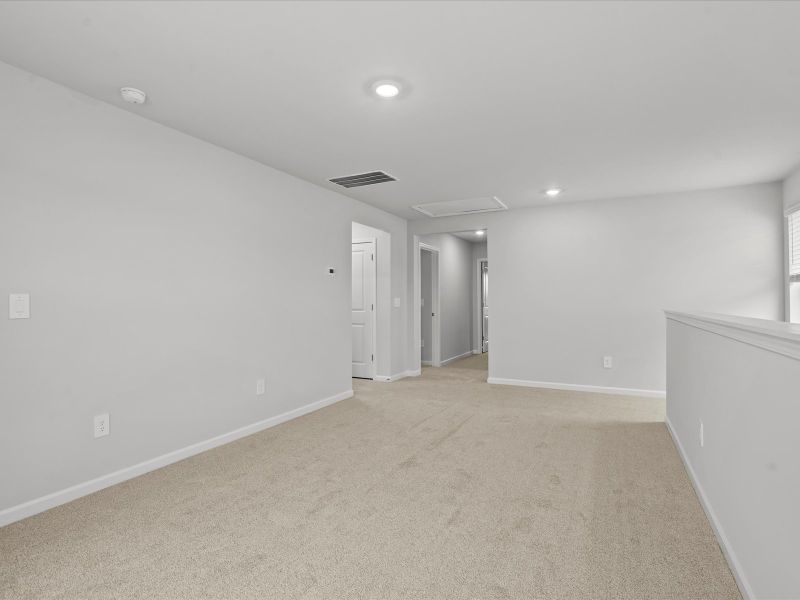 Spacious, unfurnished interior of a new home in Pleasant Brook, Piedmont (Image 14).