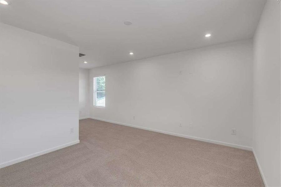 Spacious, unfurnished interior of a new home in The View at Groover's Lake, Lithia Springs (Image 29). Spacious, unfurnished interior of a new home in The View at Groover's Lake, Lithia Springs (Image 29).