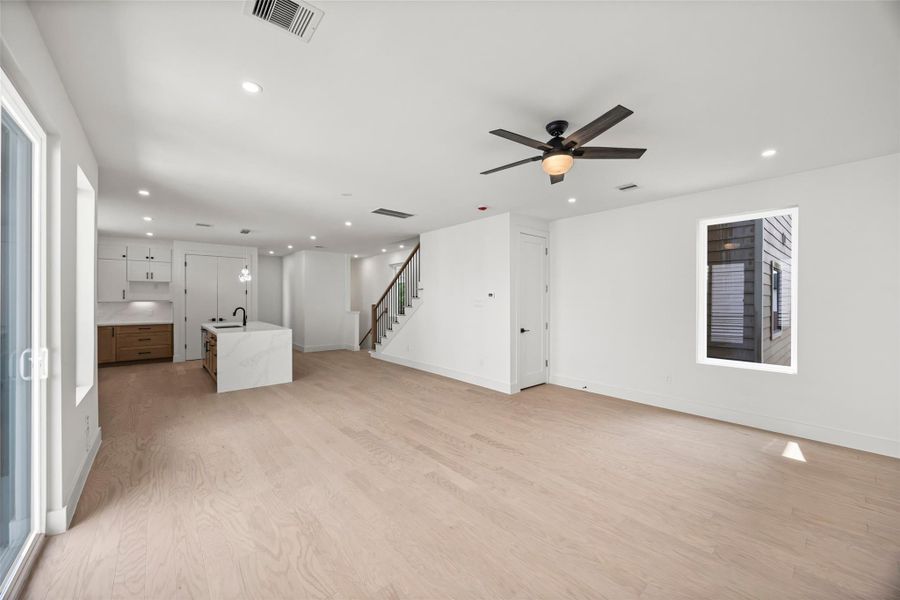 Spacious, unfurnished interior of a new home in , Houston (Image 24).