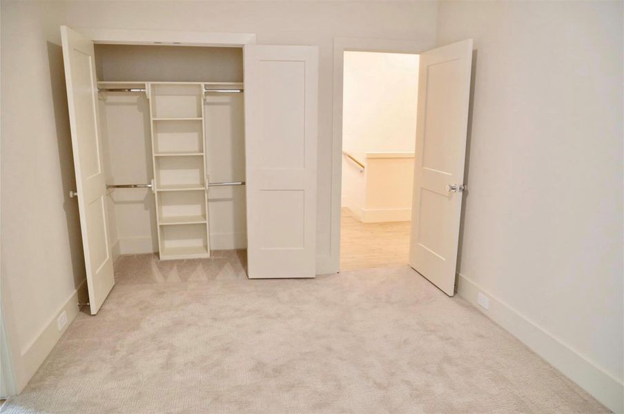 Spacious, unfurnished interior of a new home in , Houston (Image 20).