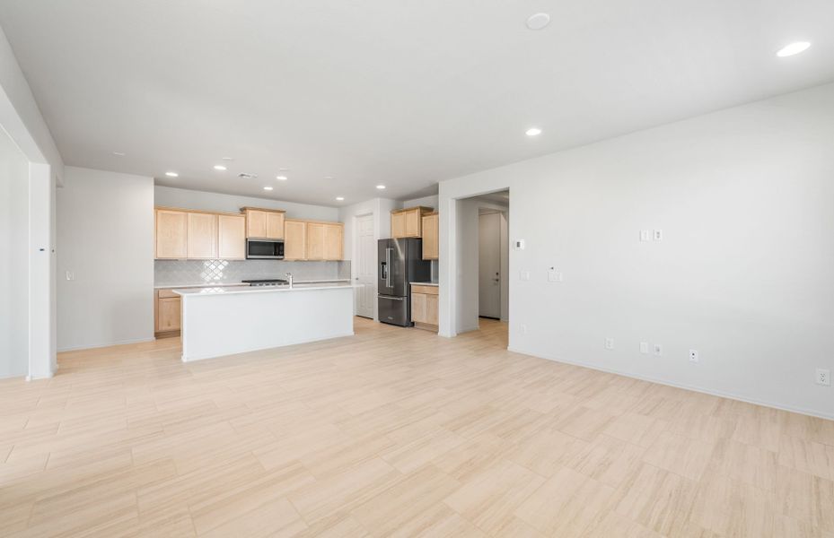 Spacious, unfurnished interior of a new home in Sun City Festival, Buckeye (Image 16). Spacious, unfurnished interior of a new home in Sun City Festival, Buckeye (Image 16).