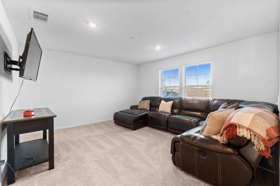 Upstairs loft area, great flex space.