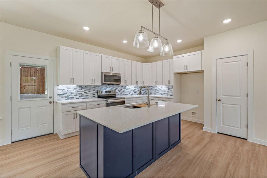 Furnished interior view inside a new home in , Granbury (Image 4). Furnished interior view inside a new home in , Granbury (Image 4).