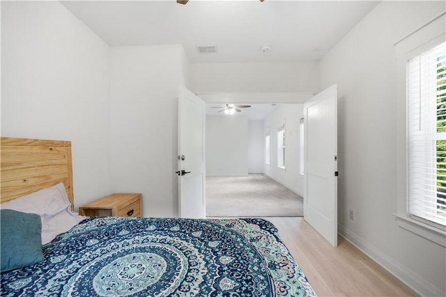 Image 90 of a home in .