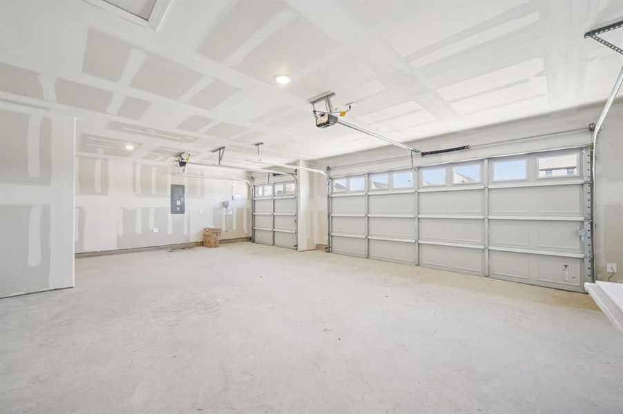 Photo is not of the actual home, but is an inspirational photo of builder’s model home and may depict options, furnishings, and/or decorator features that are not included. Photo is not of the actual home, but is an inspirational photo of builder’s model home and may depict options, furnishings, and/or decorator features that are not included.