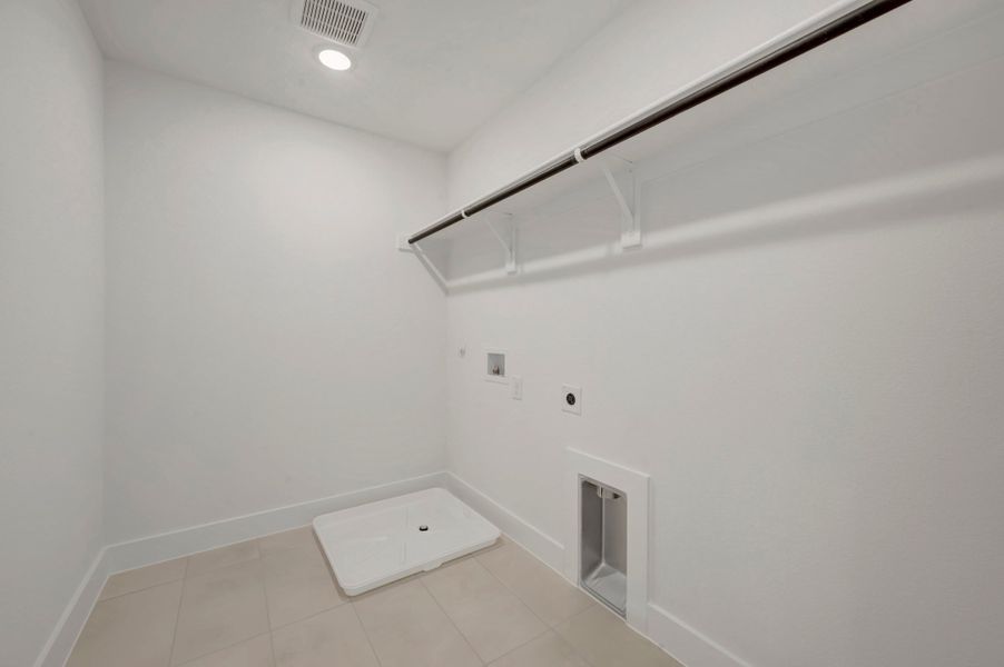 Spacious, unfurnished interior of a new home in Treeline, Justin (Image 44). Spacious, unfurnished interior of a new home in Treeline, Justin (Image 44).