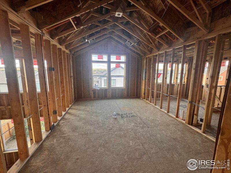 Large Primary Suite w/ Vaulted Ceiling