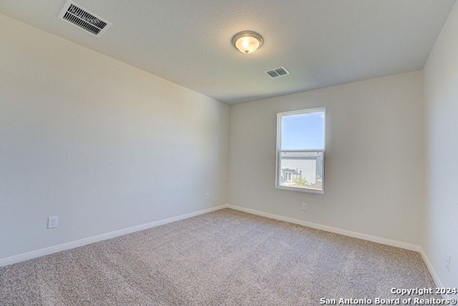 Spacious, unfurnished interior of a new home in Blue Ridge Ranch, San Antonio (Image 12).