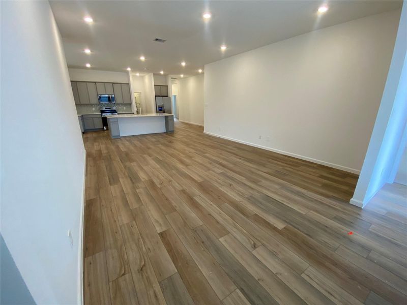 **Photos are a representation of the floor plan. This is not the actual homesite.**