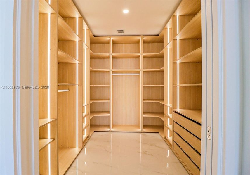 Image 74 of a home in .