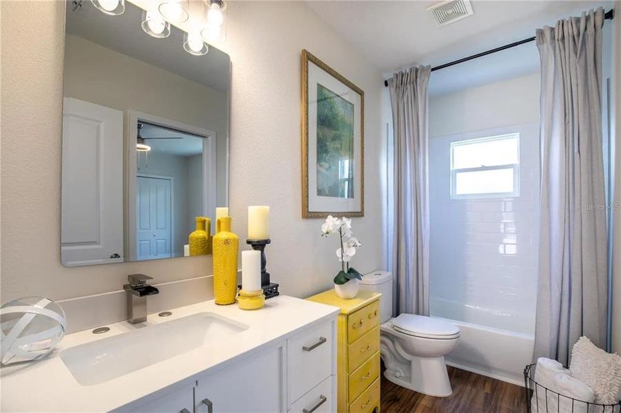 Furnished interior view inside a new home in , Eustis (Image 5).