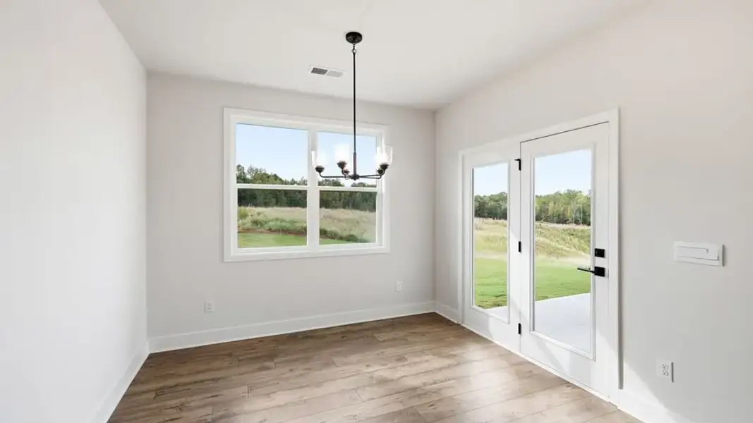 Spacious, unfurnished interior of a new home in Spring Ridge Reserve, Anderson (Image 31).
