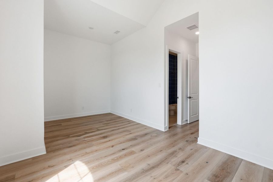 Additional bedroom