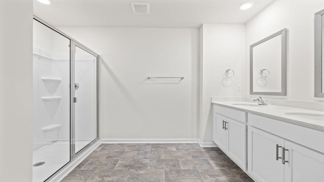 Spacious, unfurnished interior of a new home in Harrier Point, Woodruff (Image 30).