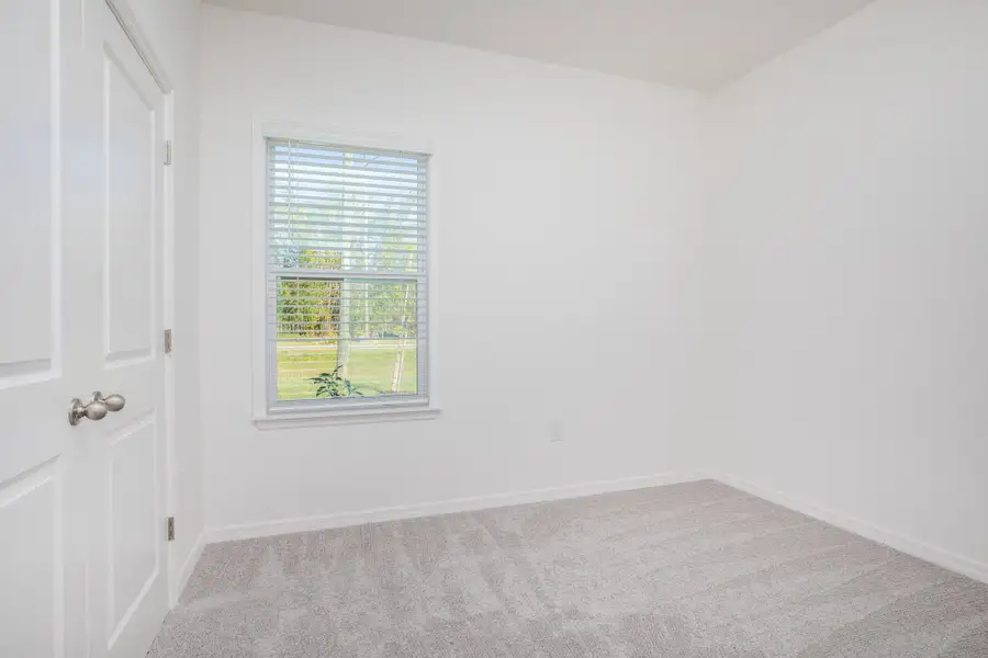 Representative unfurnished interior of a home built from the Clearwater by Maronda Homes in Vero Lake Estates, Vero Beach (Image 21).