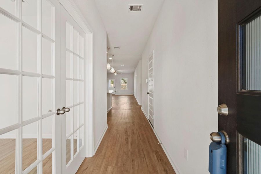 Spacious, unfurnished interior of a new home in Jones Creek Reserve, Richmond (Image 8).