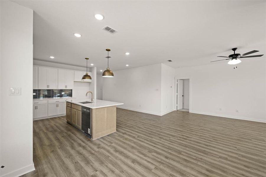 17_433 Wabash- Dining-2 17_433 Wabash- Dining-2